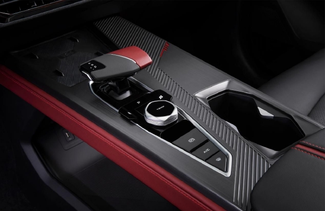 全新跃动红配色 欧尚Z6 2.0T内饰曝光 4月3日价格发布