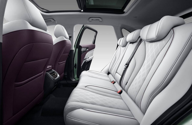 走出车圈“内卷”，拿铁预计售价16-18万元实力出街