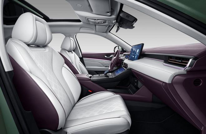 走出车圈“内卷”，拿铁预计售价16-18万元实力出街