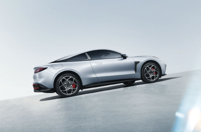 3s俱乐部成员 哪吒GT官图曝光