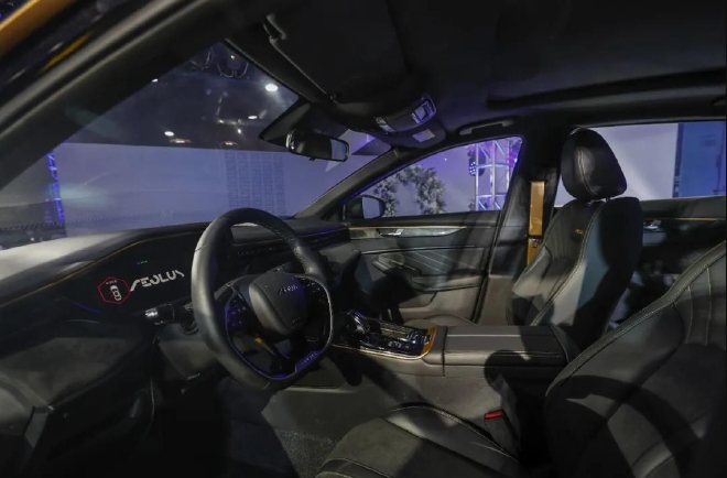 中国量产机甲战车来袭 看完风神暗夜·奕炫MAX你还犹豫什么