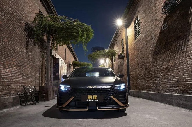 中国量产机甲战车来袭 看完风神暗夜·奕炫MAX你还犹豫什么