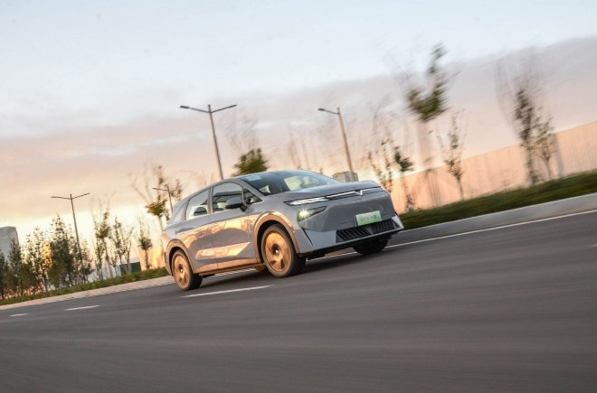 15万电动SUV卷王 试驾东风日产启辰VX6