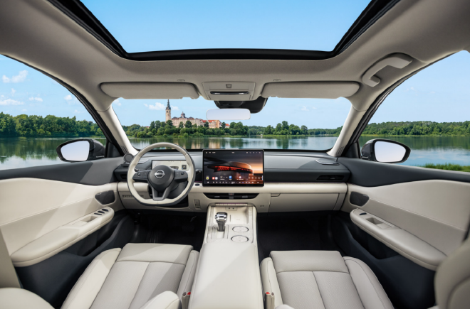 东风日产公布“油电同智”战略首车 天籁·鸿蒙座舱新车首发亮相