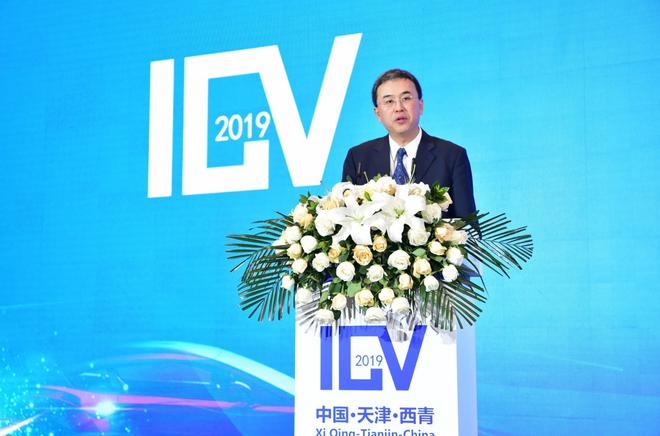 工业和信息化部装备工业司副巡视员曹钢