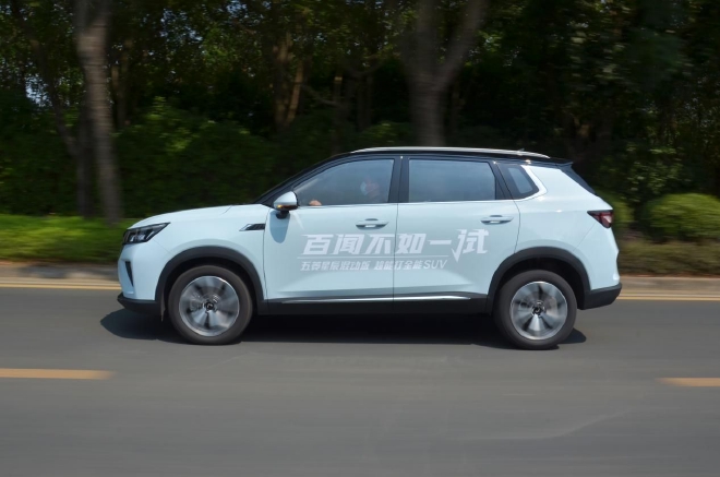 更亲民的混动新车型 试驾五菱星辰不插电混动版