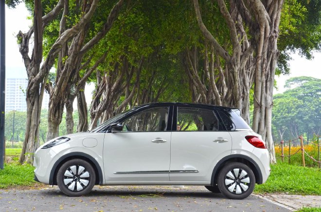 五菱缤果车身尺寸为 3950*1708*1580mm，并拥有2560mm轴距