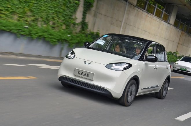 给生活加点料 广州试驾五菱缤果灵犀互联+款