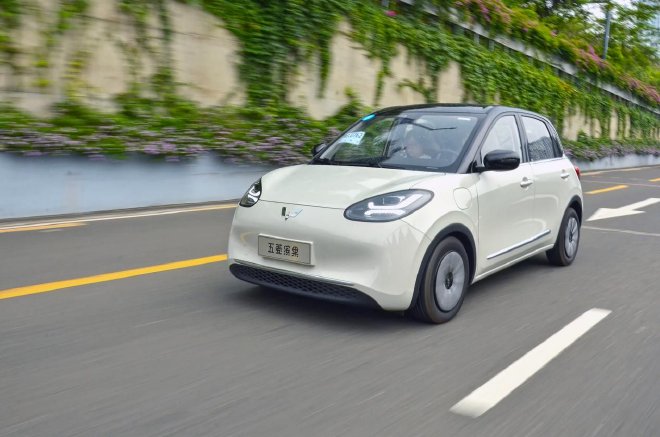 给生活加点料 广州试驾五菱缤果灵犀互联+款