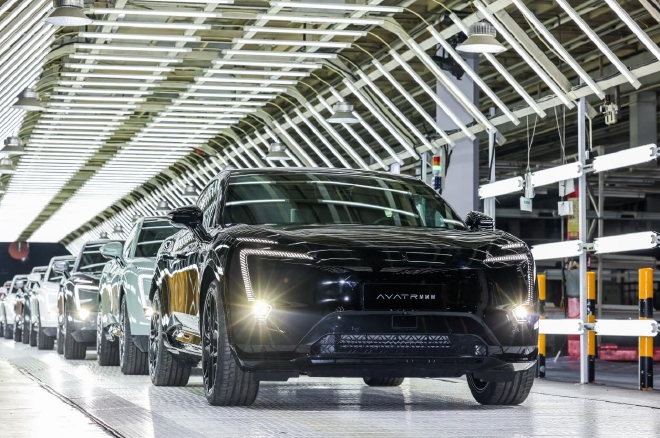 站在下线里程碑 回首卷王阿维塔11的这一年