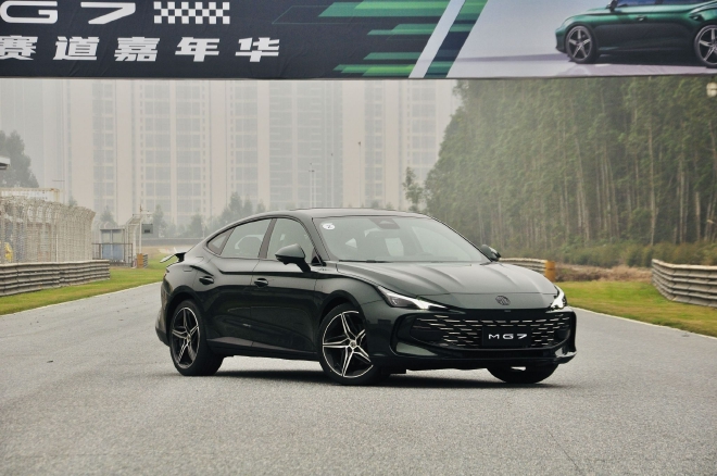 自主品牌B级轿车中的性能控 赛道体验MG7