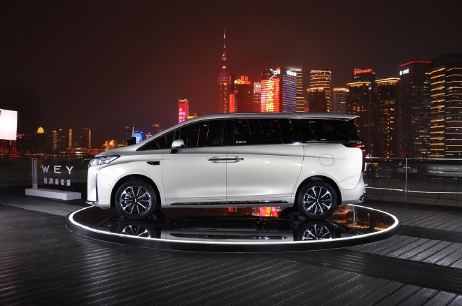 沉稳大气走高端路线 魏牌高山外观轻体验