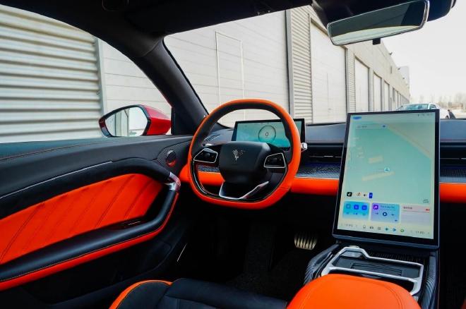 跑车不再是遥不可及的“梦想”试驾哪吒GT