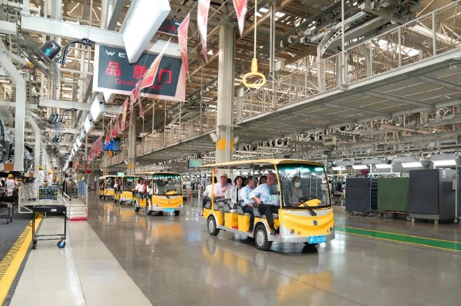 20多国驻华使节参访长城汽车 赞中国智造！