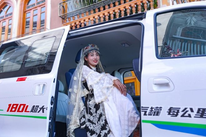 售价11.29-14.39万元 2023款菱智PLUS CNG正式上市