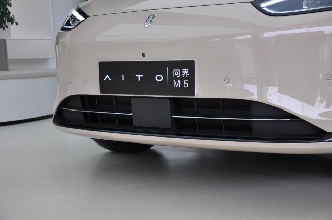 Equipped with (ADS 2.0) intelligent assisted driving solution real shot AITO Wenjie M5 smart driving version