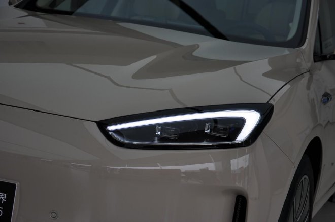 Equipped with (ADS 2.0) intelligent assisted driving solution real shot AITO Wenjie M5 smart driving version