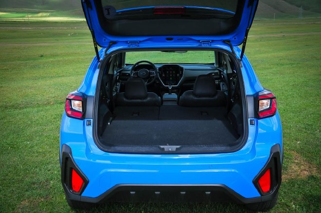 Compact and easy to open Upgrade the three-eyed EyeSight test drive Subaru CROSSTREK Asahi Leopard