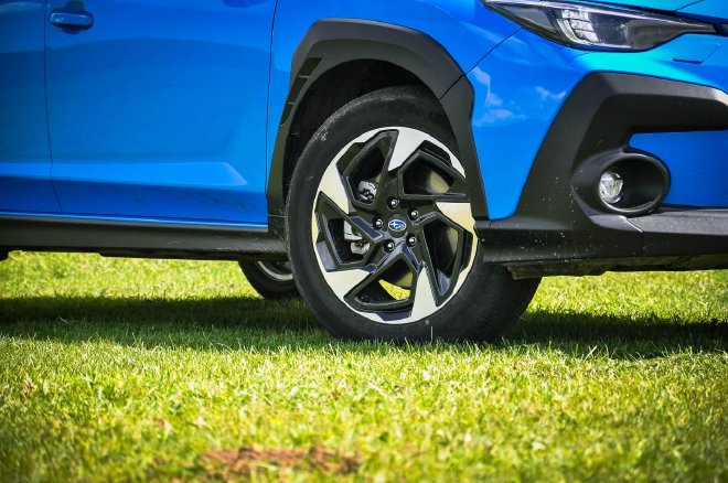 Compact and easy to open Upgrade the three-eyed EyeSight test drive Subaru CROSSTREK Asahi Leopard