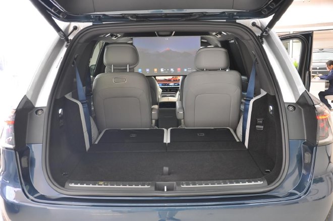 再看问界M9 凭啥它是千万内最好的SUV