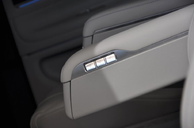 再看问界M9 凭啥它是千万内最好的SUV