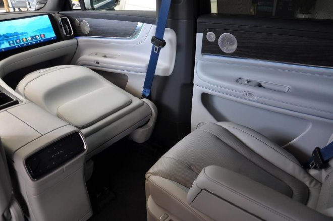 再看问界M9 凭啥它是千万内最好的SUV