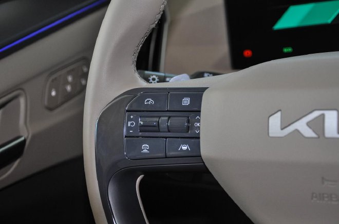 除了长续航还有什么亮点？ 实拍起亚EV5 720长续航版