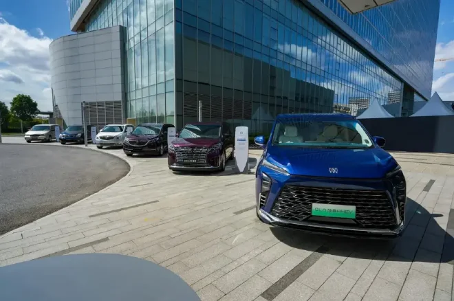 吹响反攻号角！别克GL8定义MPV巅峰