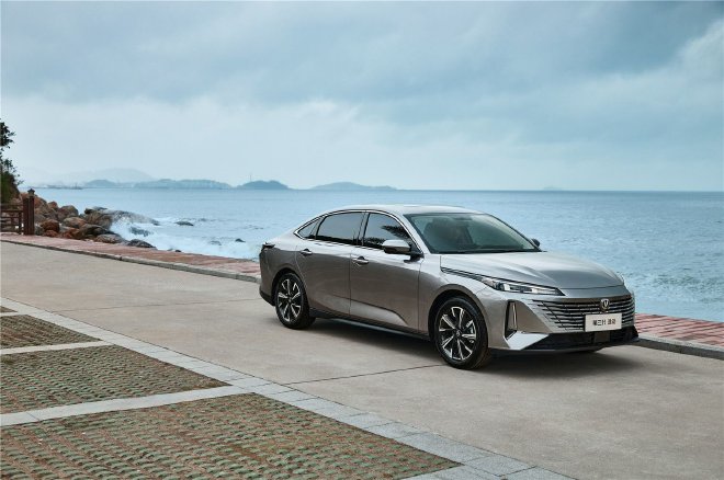 长安三款经典车型焕新上市 综合优惠后5.39万起