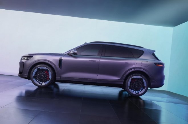 标配“华为全家桶” 岚图FREE+预售价22.99万元起