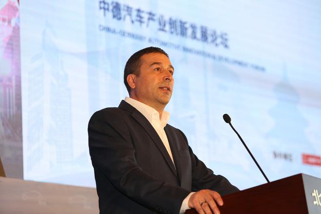 奥迪中国执行副总裁奥迪北京研发中心负责人 Mr。 Saad Metz