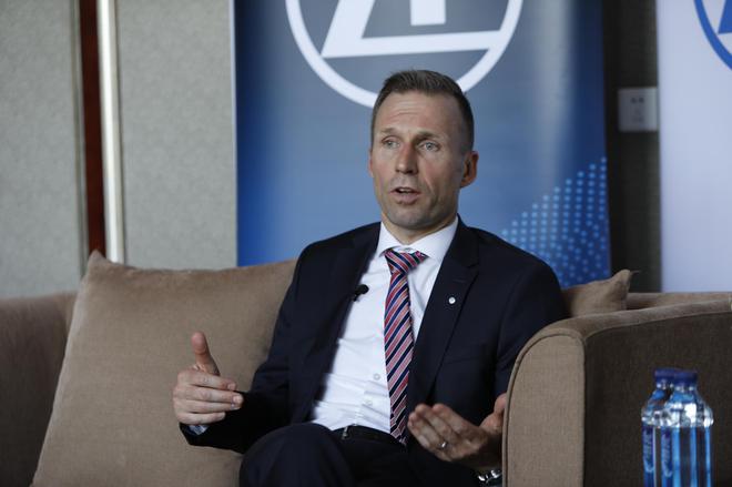 采埃孚股份公司电驱动事业部执行副总裁 约克·葛腾道