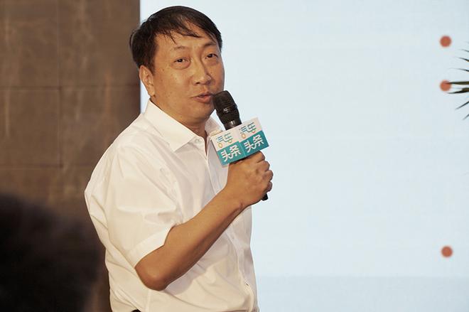 资深发动机技术专家、中国内燃机工业协会专家委员会成员 贺燕铭