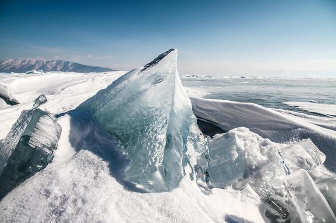 穿越蓝色冰原贝加尔湖 一项纪录惊艳世界