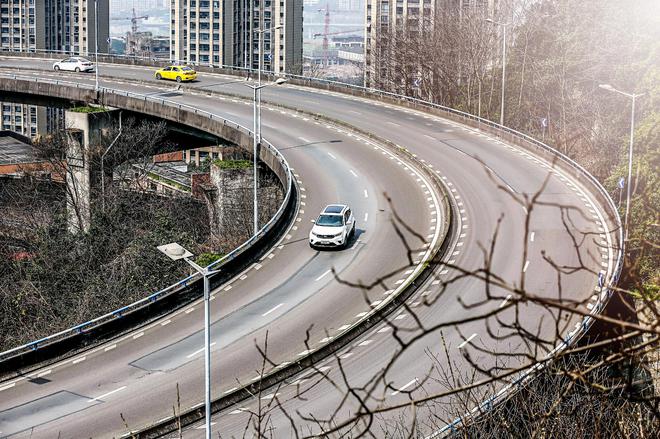 穿行城市间，福特领界领你看重庆