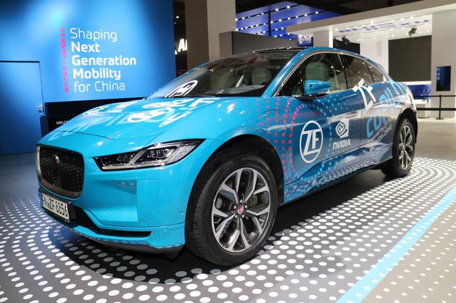 搭载采埃孚第二代ProAI产品的采埃孚coPILOT样车在上海车展全球首发