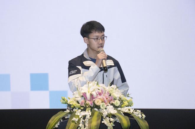 车队代表吉林大学车队队长孙一