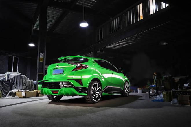 彩绘达人对C-HR一见钟情，这车的魅力到底有多大？