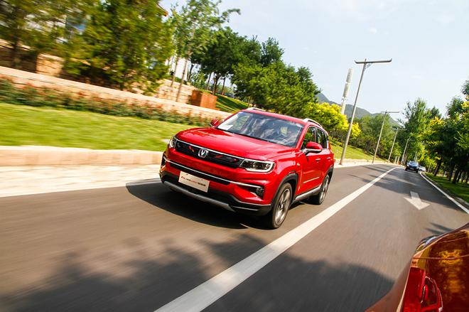 1.4T动力更强 试驾长安CS35 PLUS新车型