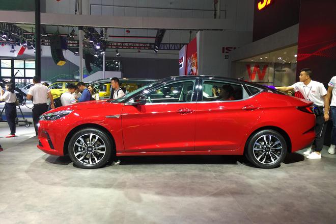 2019成都车展：江淮嘉悦A5正式发布