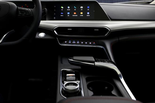 诠释未来科技 长安UNI-T正式亮相