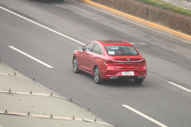 再升级让内外都变样 试驾长安逸动PLUS