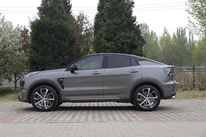 领克05正式上市 售价17.58-21.28万元