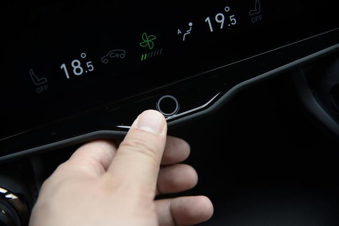 领克05正式上市 售价17.58-21.28万元