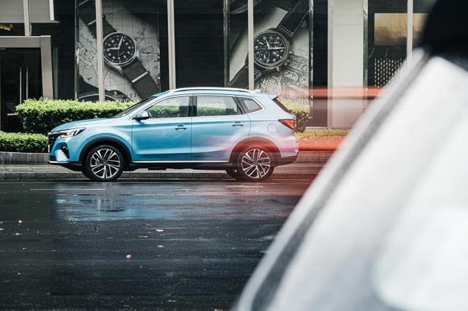 智能科技是否配得上车型热度？荣威RX5 PLUS动态评测