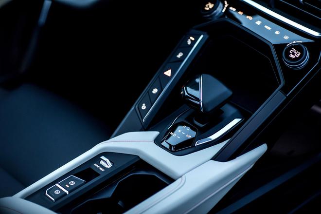 2020粤港澳车展：领克06亮相 延续年轻范儿 依旧潮流领军