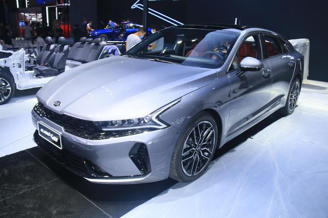2020成都车展探馆:起亚k5凯酷亮相 为逆袭而生