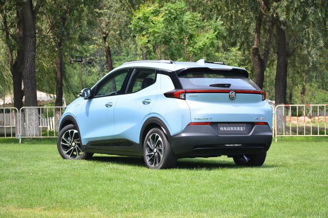 精致蓝胖子续航超500公里 实拍别克微蓝7