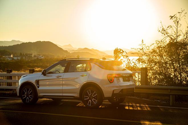 新全球高端SUV全新领克01订单量破万 PHEV首航欧洲