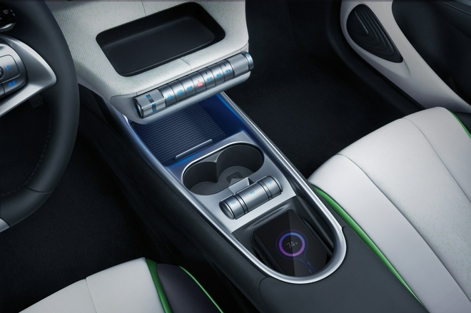 “十万级纯电精品”比亚迪海豚萌动上市，四款车型售价9.38万元-12.18万元